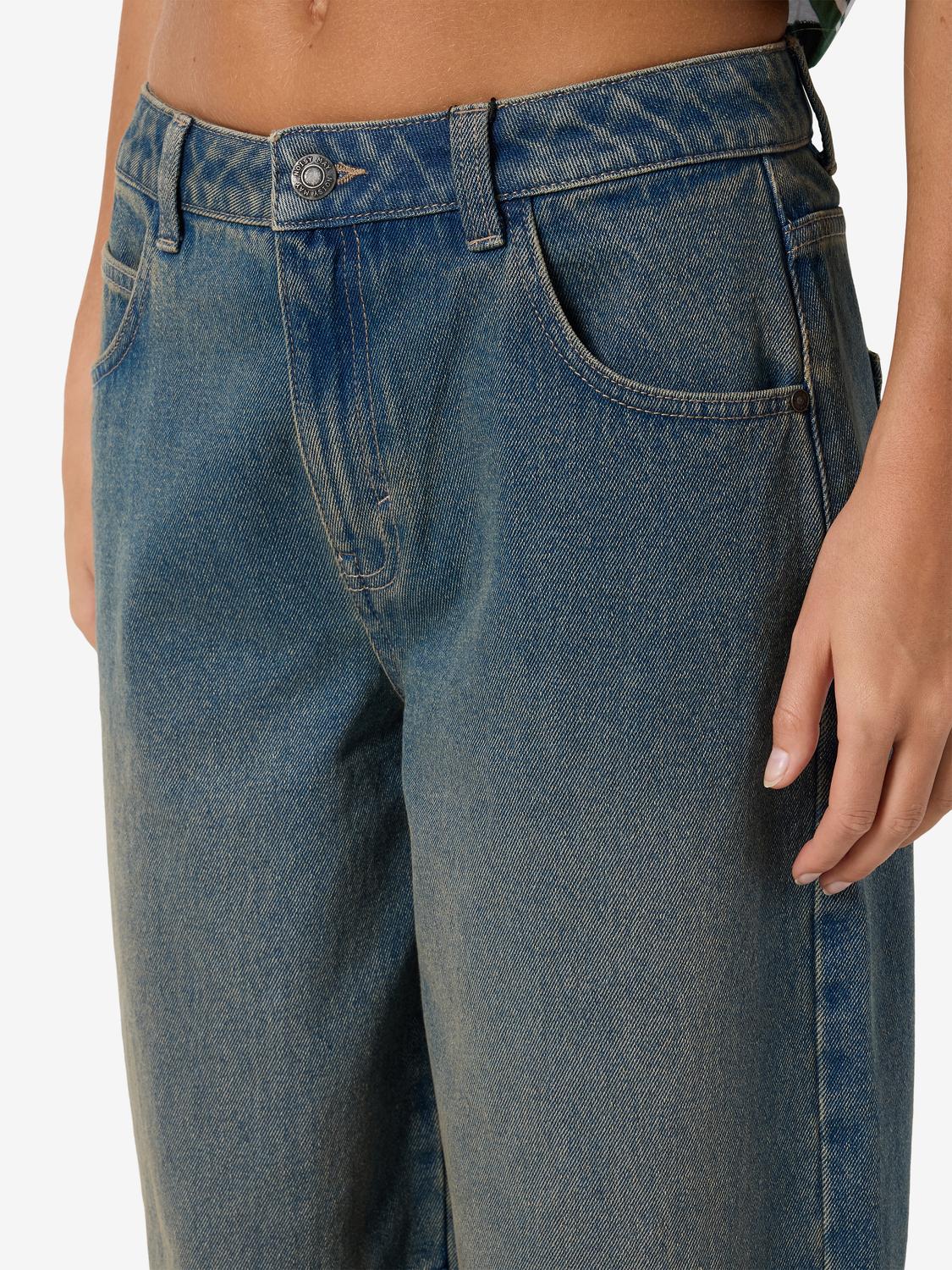 model_shot-detail